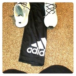 Mens addias shoes and shorts